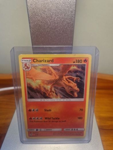 Detective Charizard  heavilyplayed ultra realalistic firm 8 euro