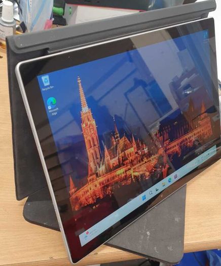 Microsoft Surface Pro 7 -Core i5 10th Gen | 8GB RAM | 256GB SSD | Touchscreen | Windows 11 Pro