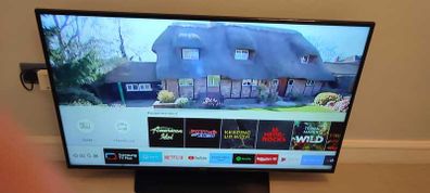 Samsung 50" Crystal UHD 4k HDR Smart Tv, Wifi, Lan, Usb, Saorview