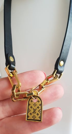 New LV Choker