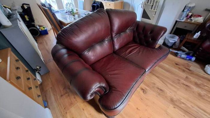 Leather Chesterfield 3 piece suite ( 3-2-1 with sprung pullout bed)