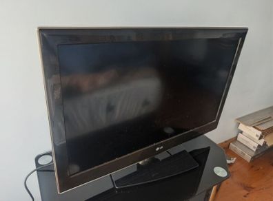 Lg 32" Hd Led Tv - Multiple Hdmi/usb/scart, Excellent Condition
