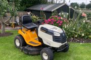 Ride on lawnmower