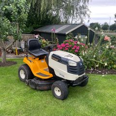 Ride on lawnmower