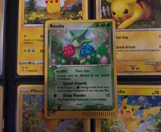 Roselia ! Holo Rare ! from EX Dragon Set ! 2003 ! Vintage Pokemon Card !