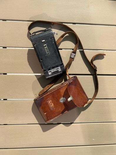 Vintage 1920s Kodak No. 1A Pocket Folding Camera with original leather case