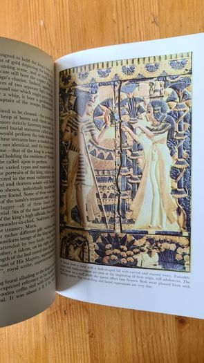 Tutankhamen. Penguin Book. VINTAGE FIRST EDITION 1965. Paperback In Good Condition.