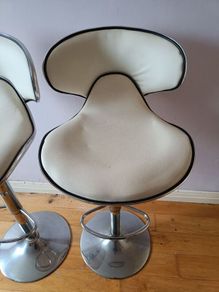 bar stool