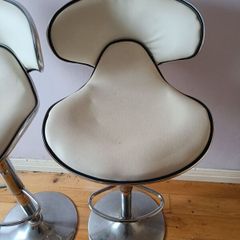 bar stool