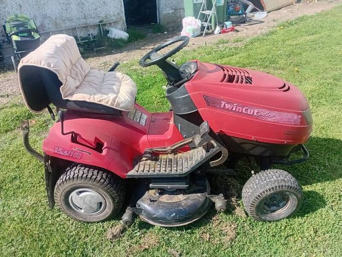 Castle garden  lawnmower