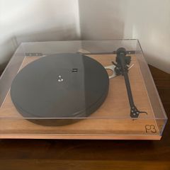 Rega Planar 3 Turntable - Oak finish