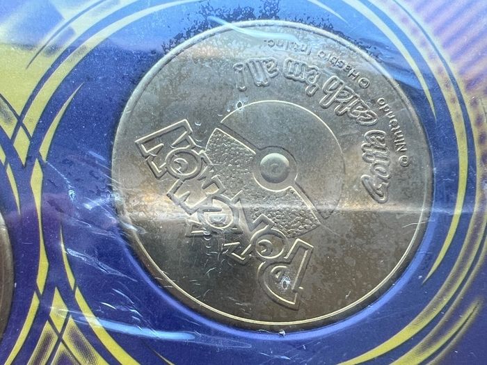 Pokemon 2000 Battling Coin Game Sealed box