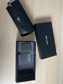 prada sun glasses