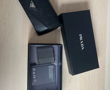 prada sun glasses