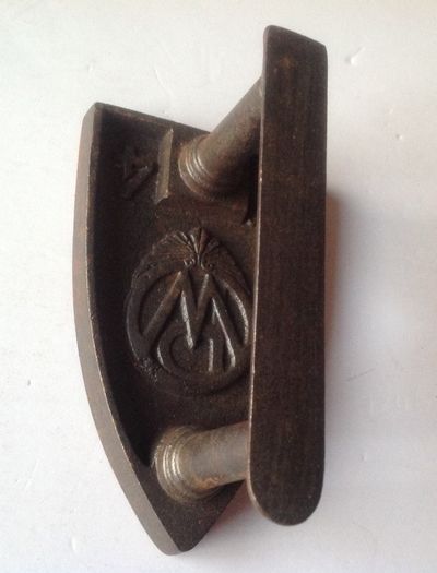 4x Antique Flat Irons French Cast Iron