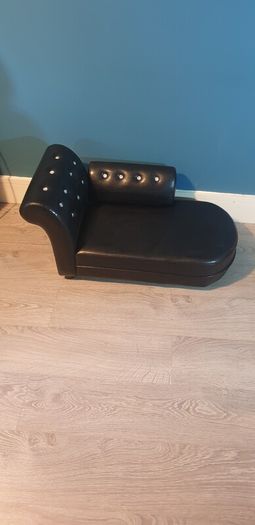 Dog bed chaise / lounge