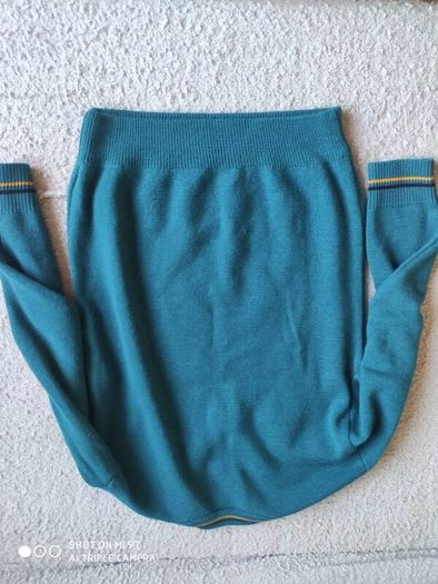 Tyndall college jumper (size 33)