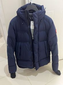 Authentic Canada Goose down jacket, like new!!!