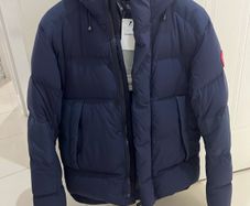 Authentic Canada Goose down jacket, like new!!!
