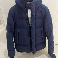 Authentic Canada Goose down jacket, like new!!!