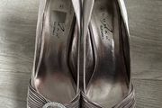 Lunar heels