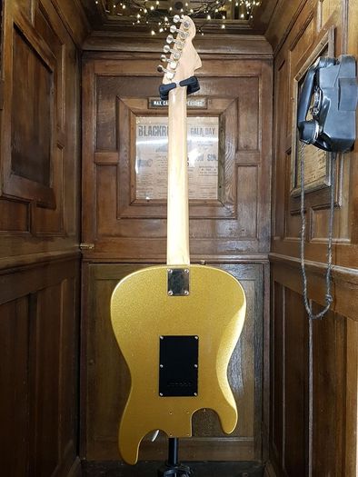 Dewey Decibel Flipout Reverse Strat 2004