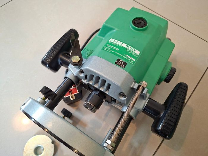 Hitachi M 12V 1/2" Router 110v