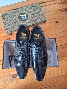 Mens shoes