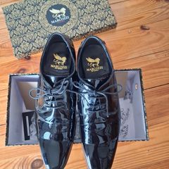 Mens shoes
