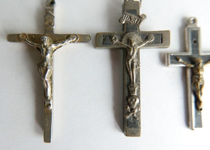 Vintage Religious Jewelry lot, holy Medal, Crucifixes