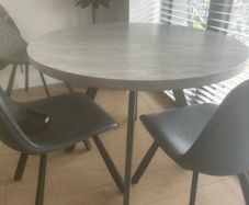 kitchen/dining room table
