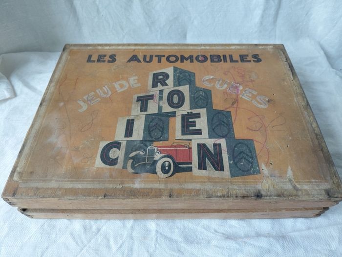 Citreon French vintage picture blocks in original case