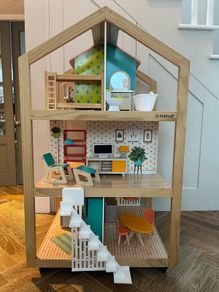 Dolls house & furniture