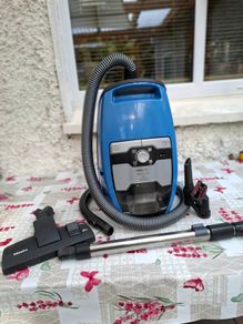Miele Blizzard CX1,  Power Line,  bagless vacuum cleaner