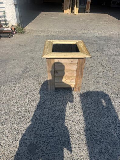 Square planter