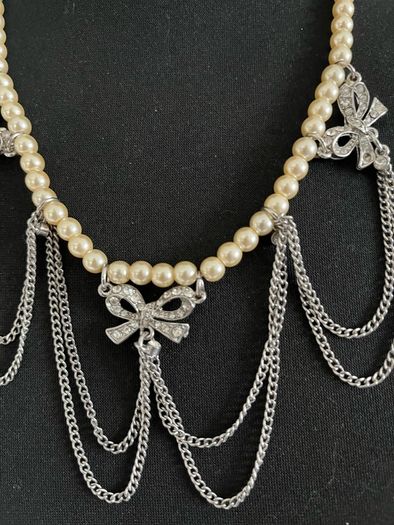 pearl necklace