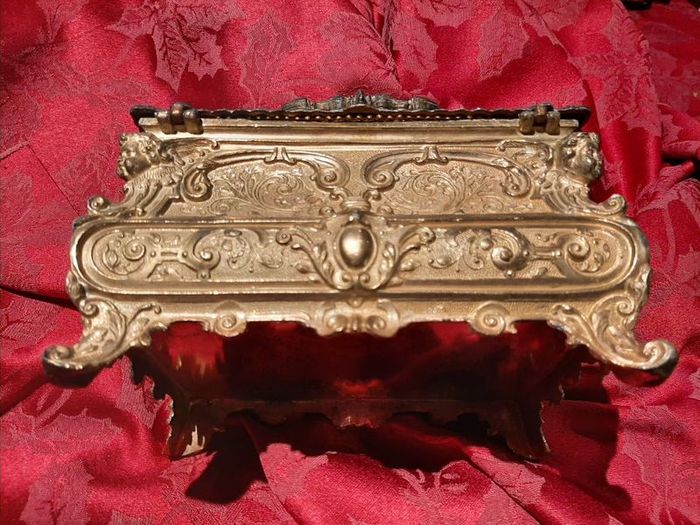 new antique bronze/brass? jewellery box