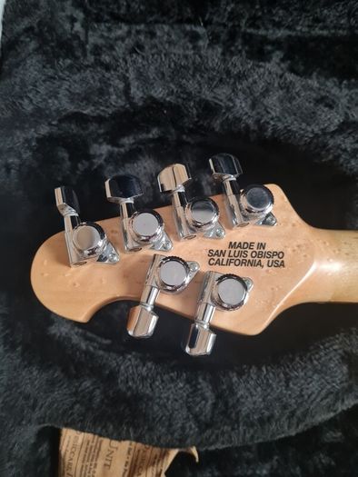 Musicman Luke II in Luke Blue