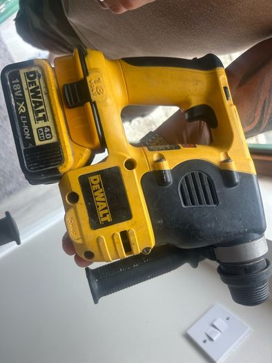 Battery Adapter Converter for DEWALT 18V Tools 20V Max Lithium Ion Battery Power Bank Function USB