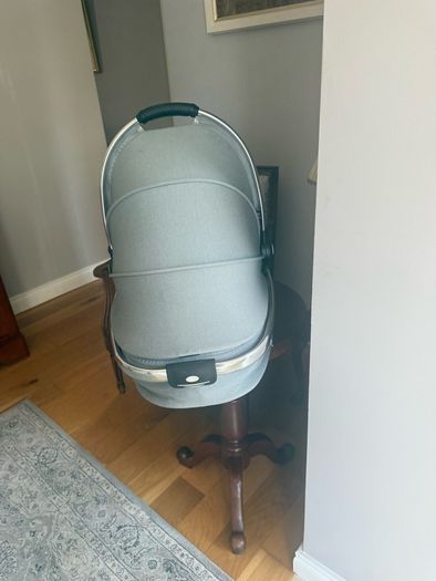 Egg Carrycot