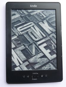 Amazon D01100 Kindle 4th Generation 2GB Wi-Fi 6 inch eBook Reader