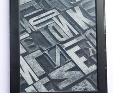 Amazon D01100 Kindle 4th Generation 2GB Wi-Fi 6 inch eBook Reader