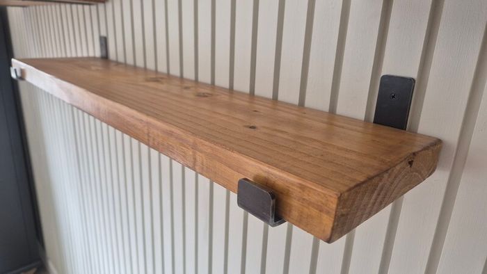 Solid wood shelves, incl. heavy duty metal brackets