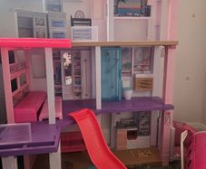 Barbie house and barbie plane