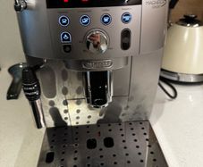 DeLonghi Magnifica S Coffee Machine