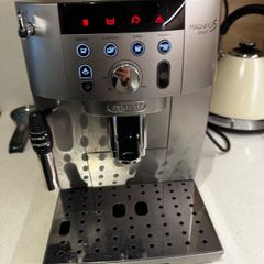 DeLonghi Magnifica S Coffee Machine