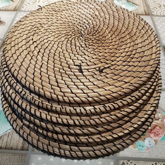 Dinner table mats