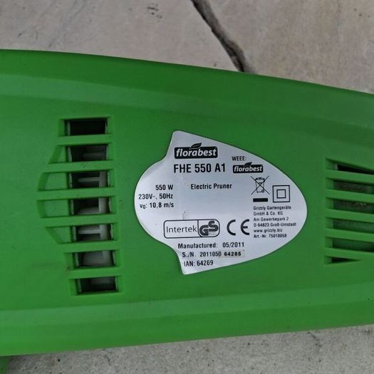 Electric hedge trimmer /pruner