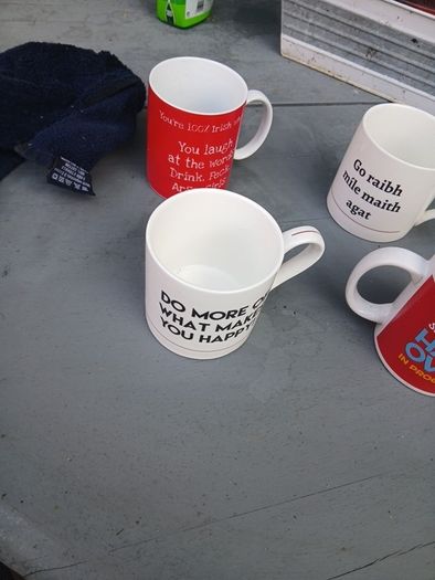 4 retro mugs