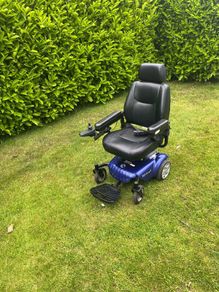 Compact wheelchair